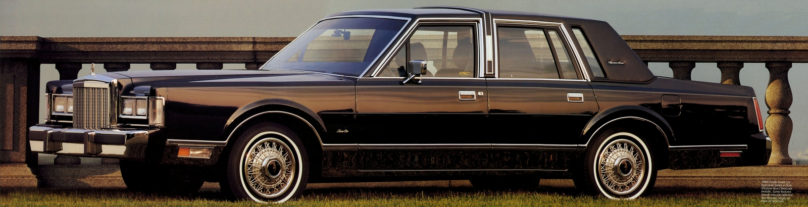 n_1988 Lincoln Town Car-02-03.jpg